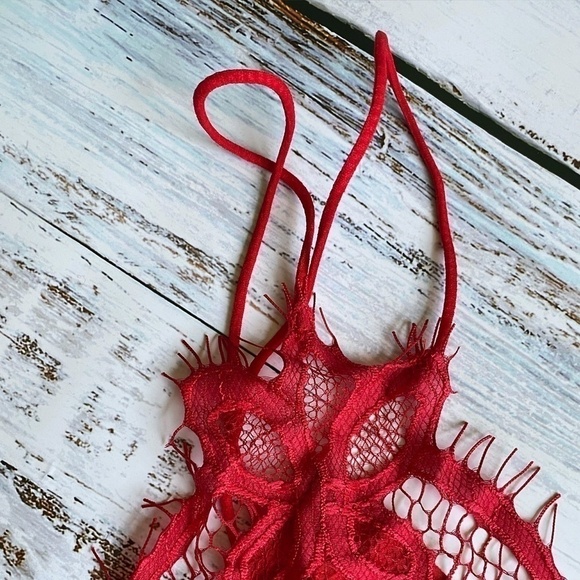 Red Spaghetti Straps V-Neck Lace Bralette Bra - Picture 4 of 5